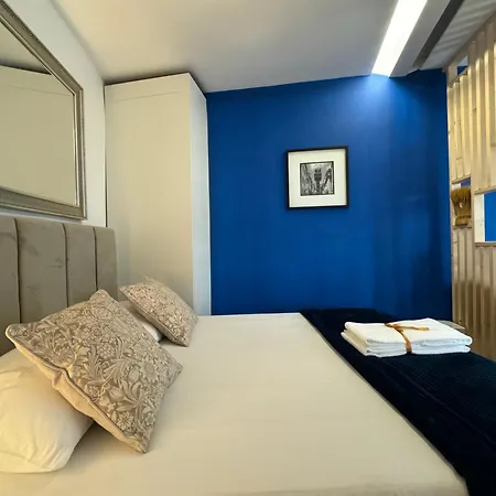 Alfama Small * Лиссабон